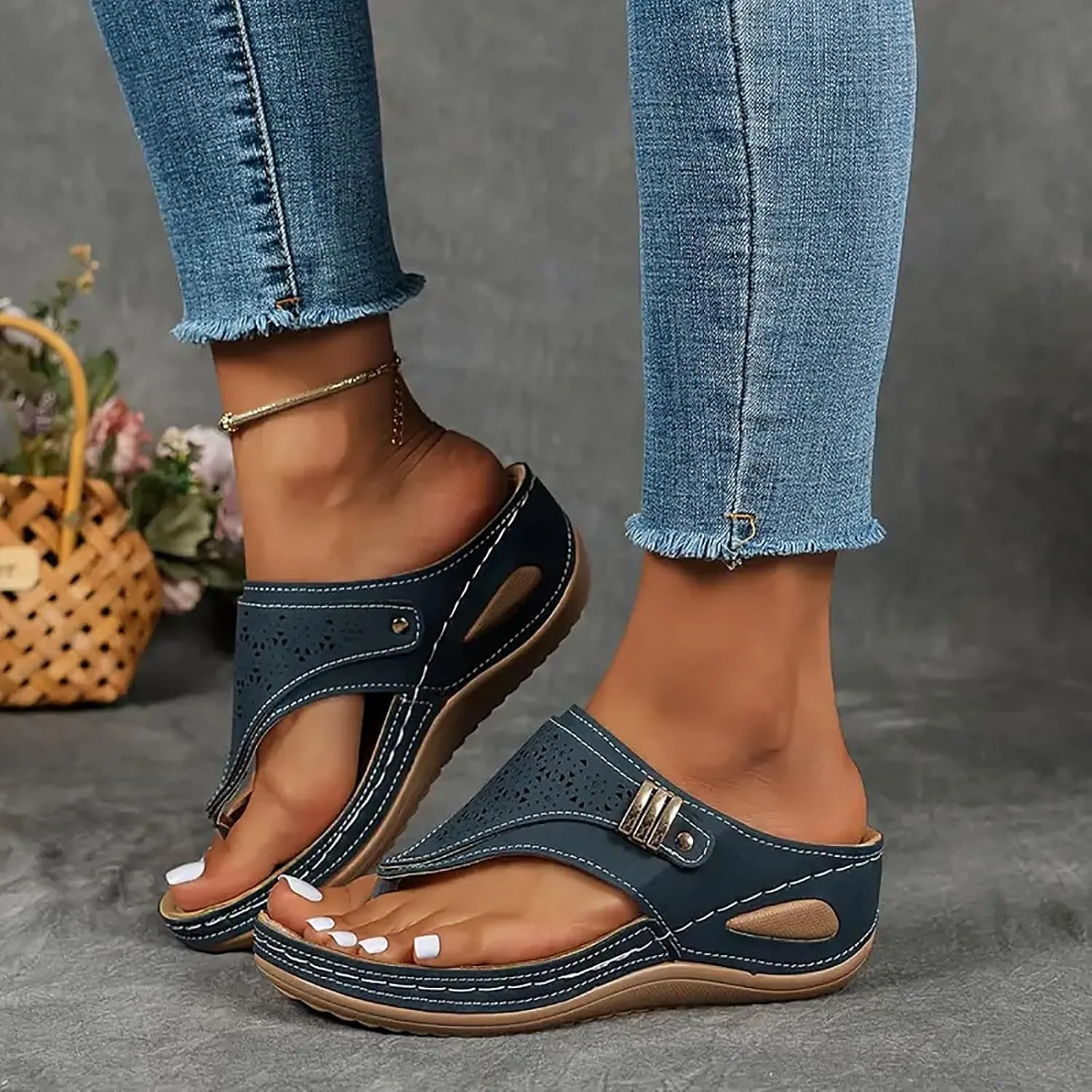 Breathable Mesh Hollow Sports Sandals Non-Slip 2024 New Womens Wedge Orthopedic Flip-Flops Summer Casual Sandals Open Toe