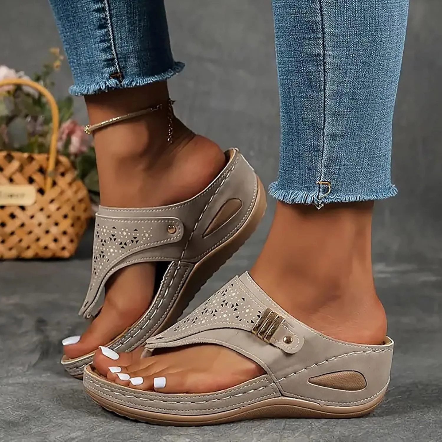 Breathable Mesh Hollow Sports Sandals Non-Slip 2024 New Womens Wedge Orthopedic Flip-Flops Summer Casual Sandals Open Toe