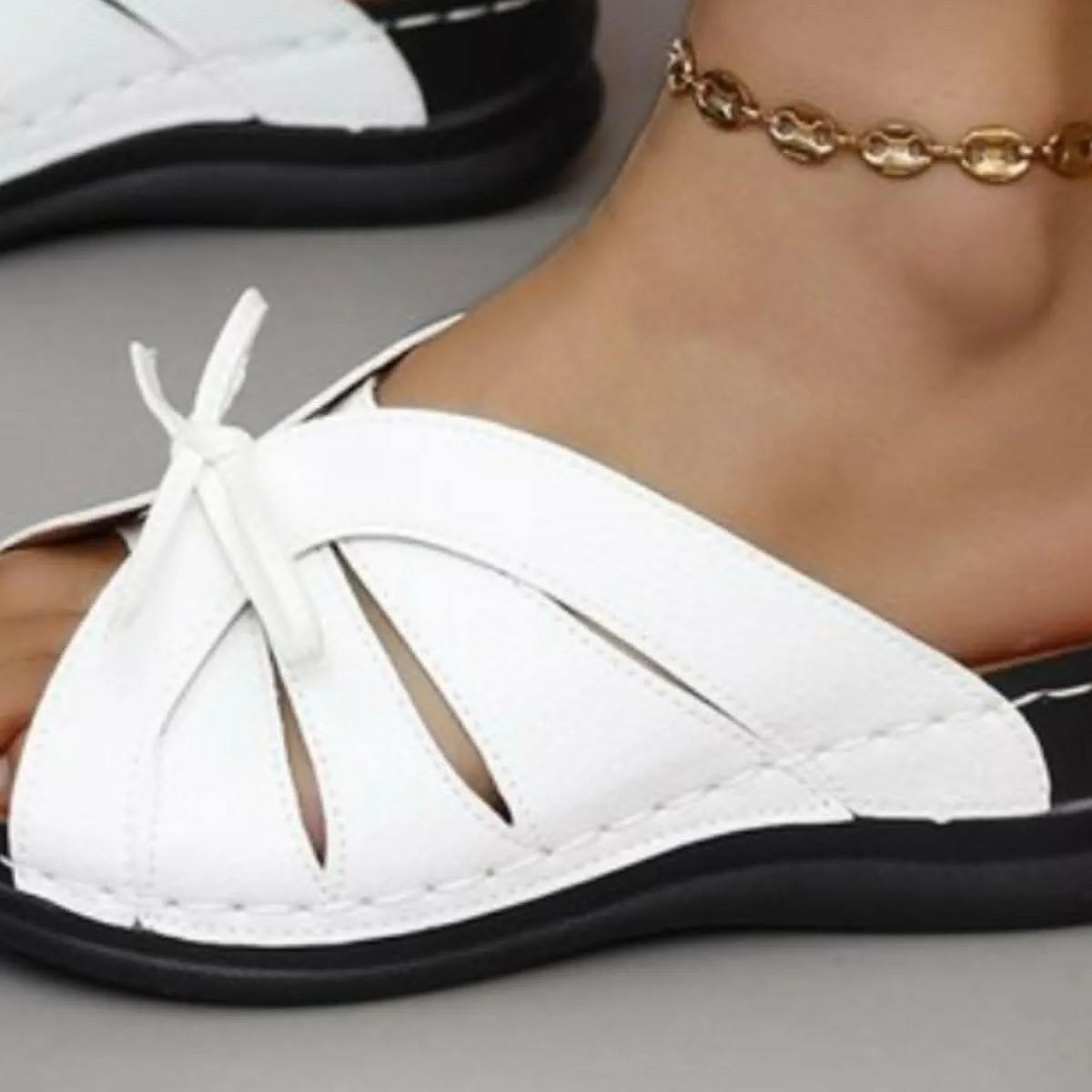 Chic low heel strappy sandals