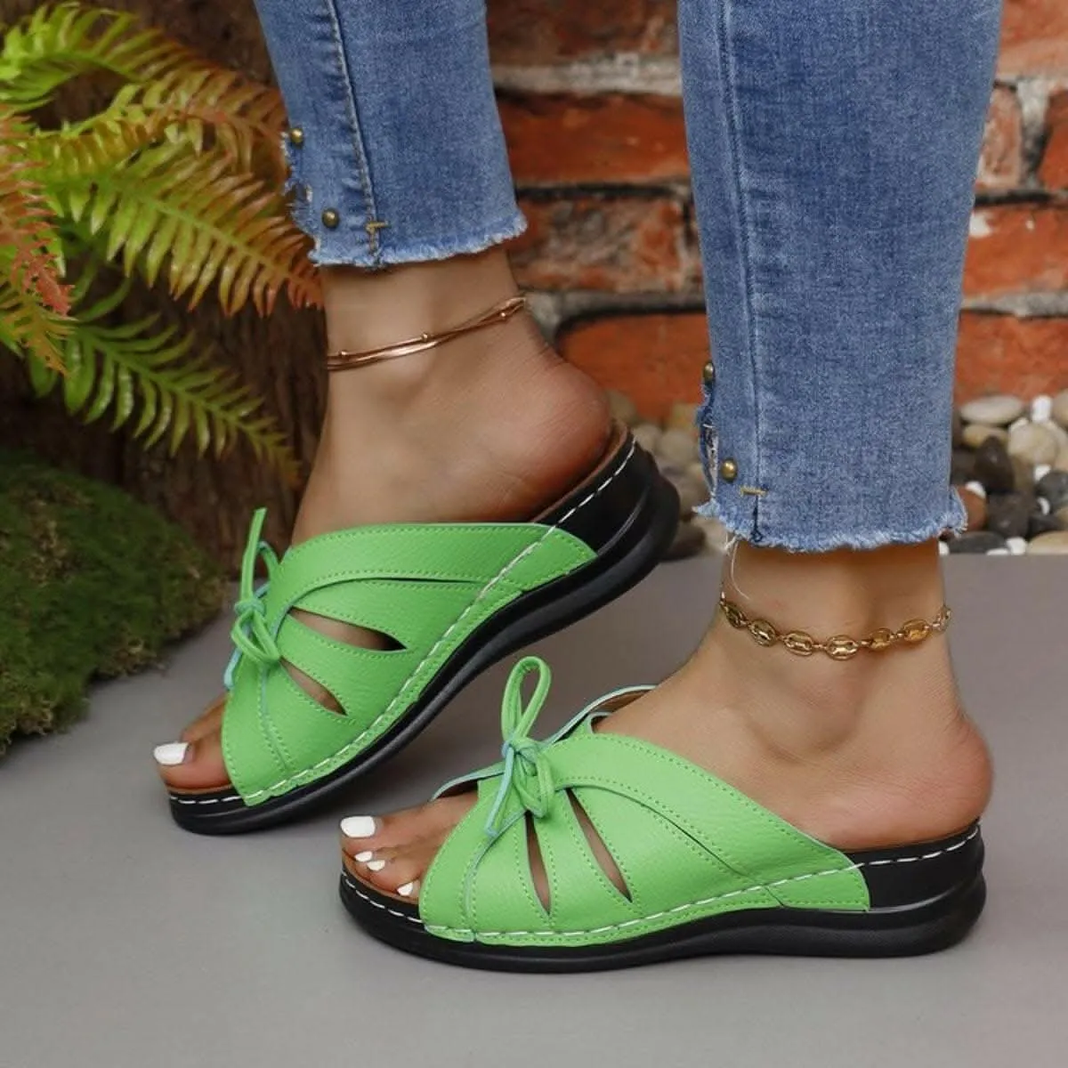 Chic low heel strappy sandals