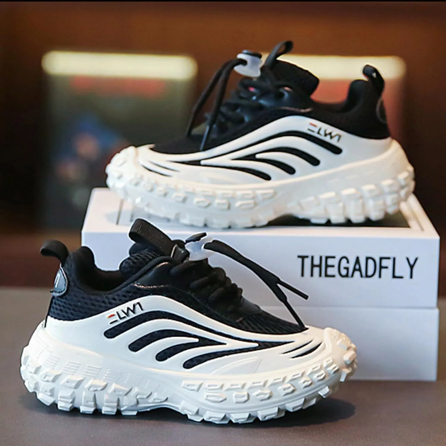 Trendy Lightweight Boys Sneakers Comfortable Sports Shoes Breathable Mesh Flat Sole Thick Bottom Luminous Kids