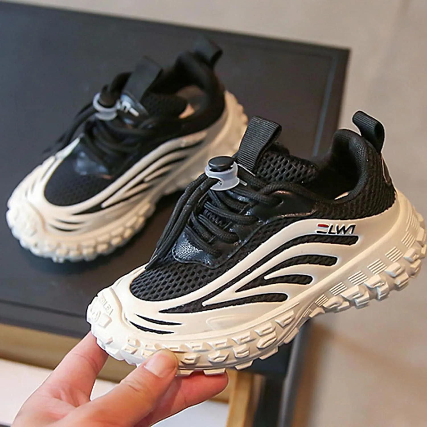 Trendy Lightweight Boys Sneakers Comfortable Sports Shoes Breathable Mesh Flat Sole Thick Bottom Luminous Kids