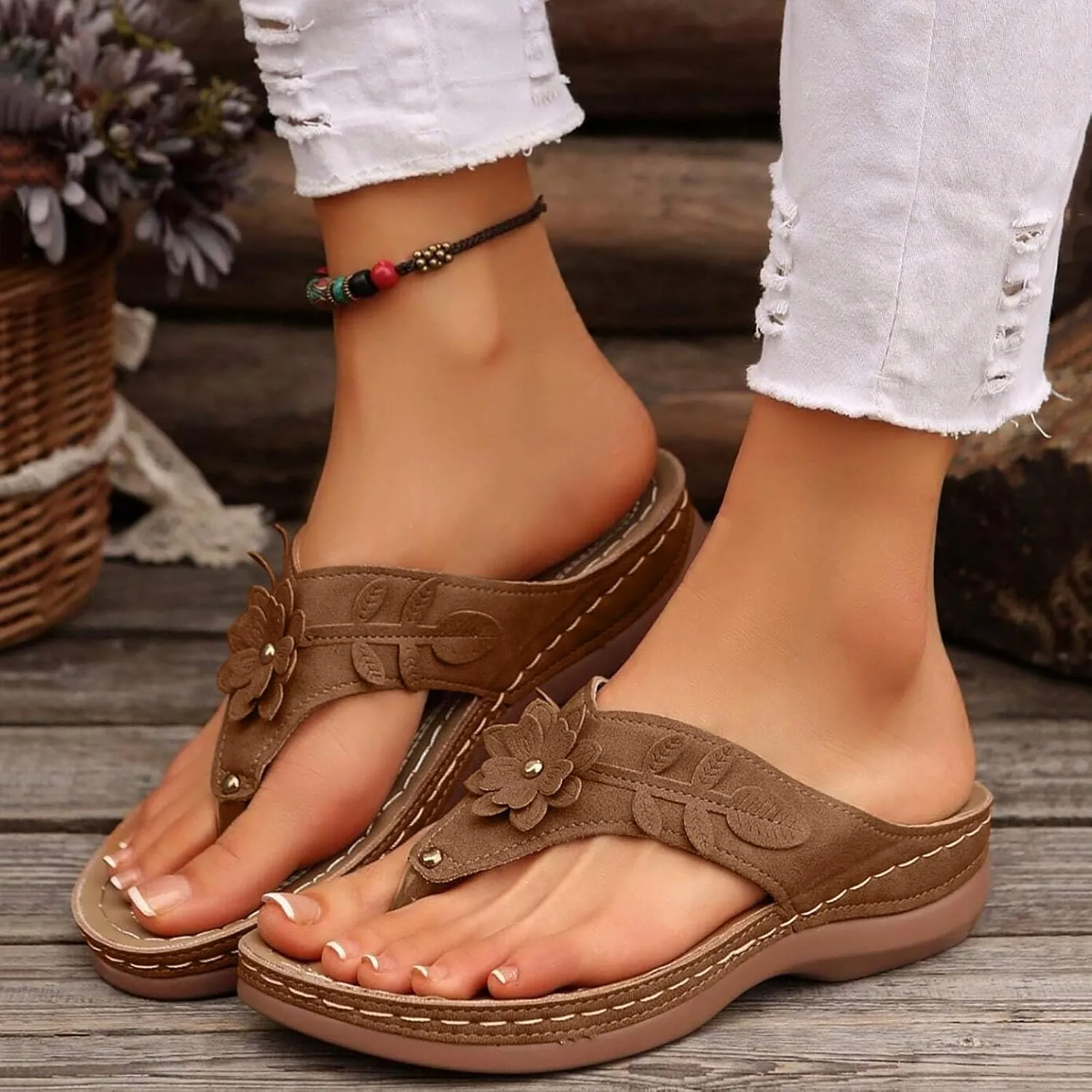 Women Orthopedic Wedge Sandals Bohemian Round Toe Flower Flip Flop Comfortable Outdoor Shoes Breathable Casual Low Heel Sandals for Women Fashionable Summer Footwear