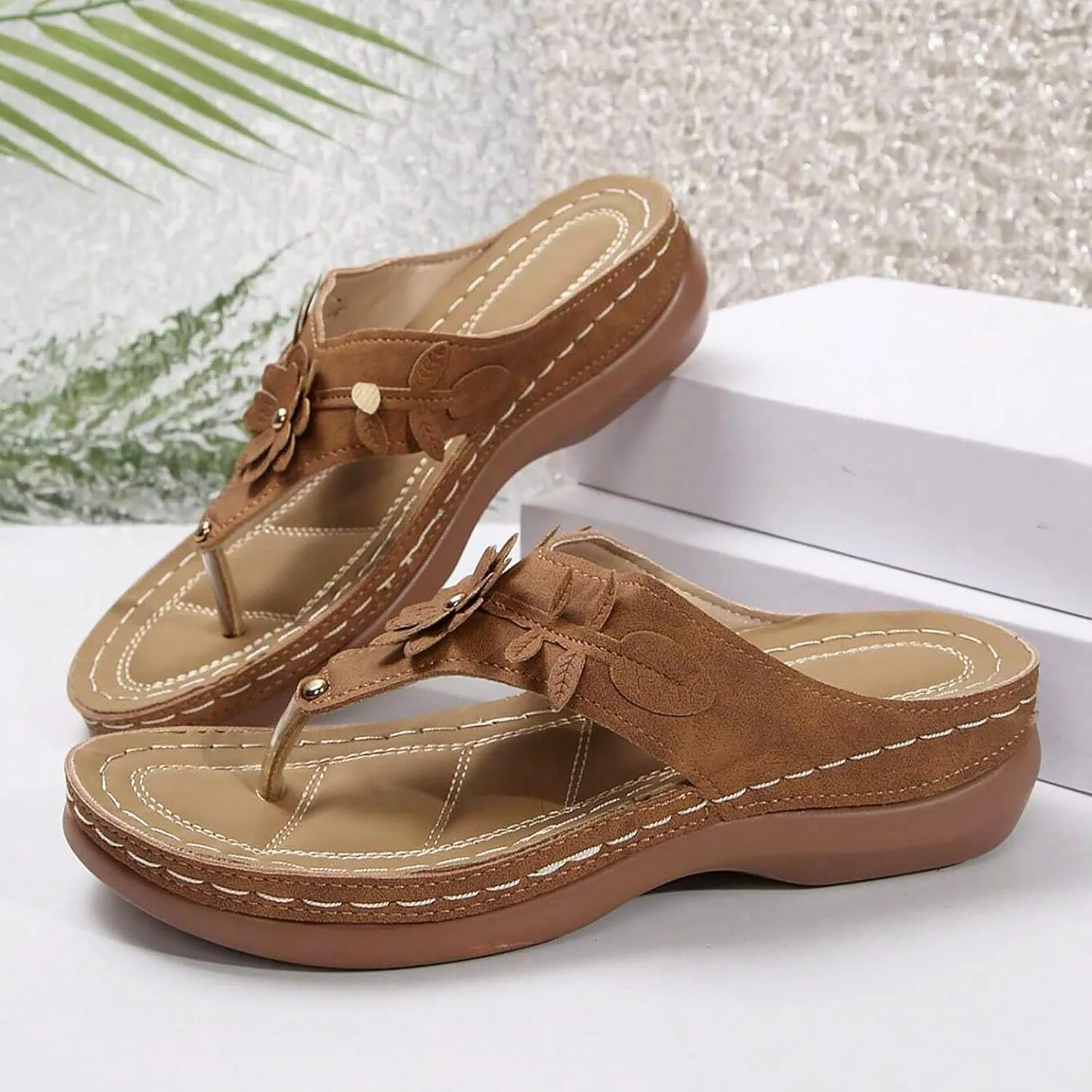Women Orthopedic Wedge Sandals Bohemian Round Toe Flower Flip Flop Comfortable Outdoor Shoes Breathable Casual Low Heel Sandals for Women Fashionable Summer Footwear