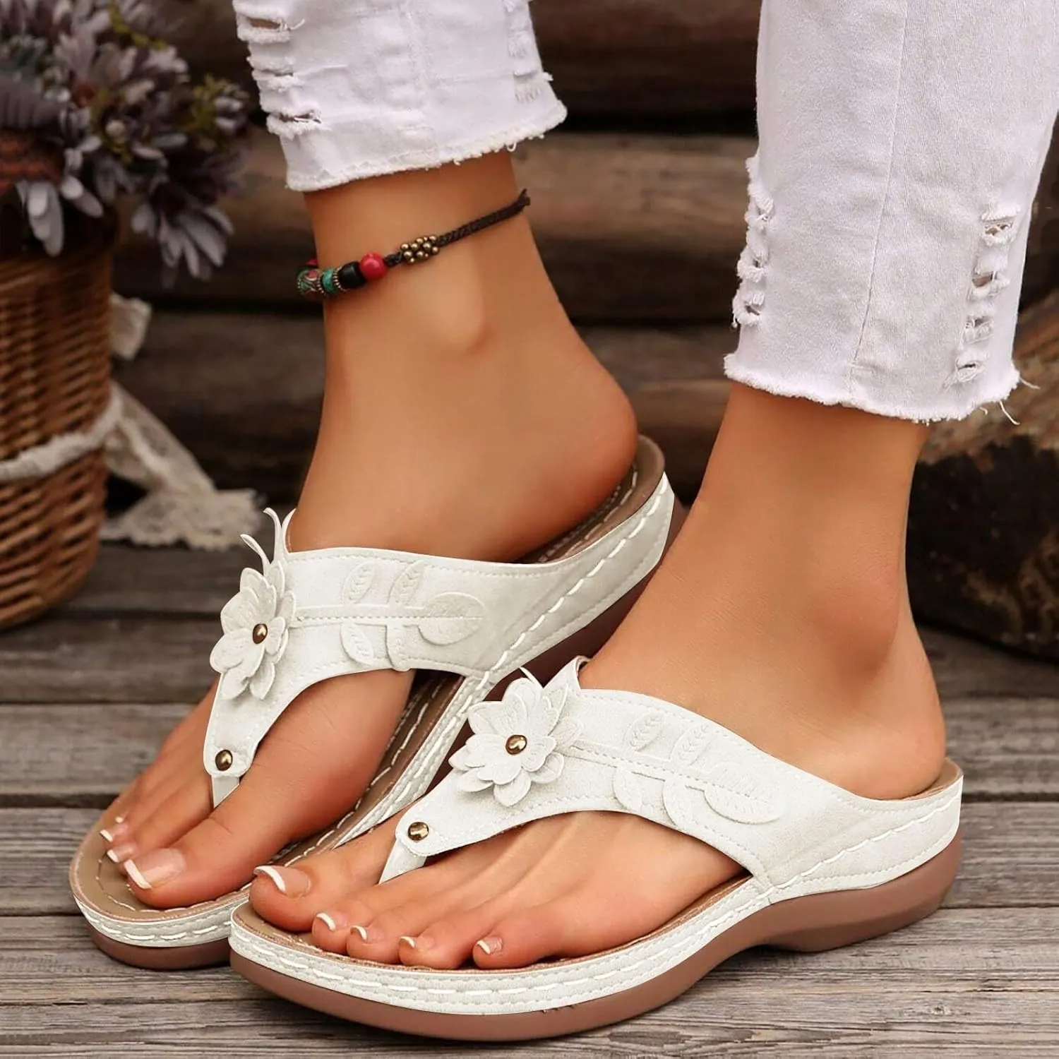 Women Orthopedic Wedge Sandals Bohemian Round Toe Flower Flip Flop Comfortable Outdoor Shoes Breathable Casual Low Heel Sandals for Women Fashionable Summer Footwear