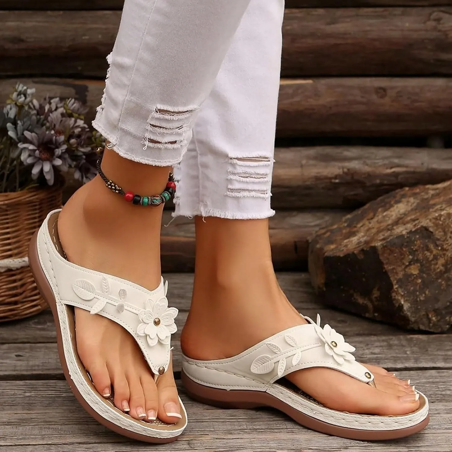 Women Orthopedic Wedge Sandals Bohemian Round Toe Flower Flip Flop Comfortable Outdoor Shoes Breathable Casual Low Heel Sandals for Women Fashionable Summer Footwear