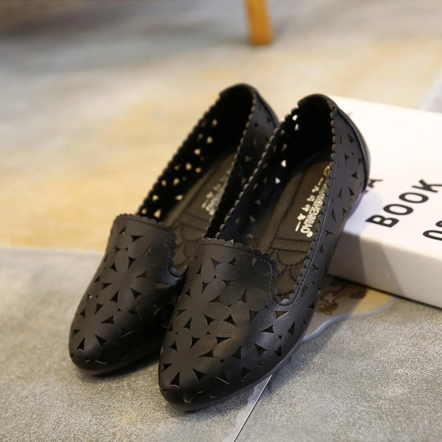 Women's Hollow Leather Ballet Flats,Slip on Pointed Dress Shoes with Floral Eyelets Shallow Mouth Breathable Loafers Mary Janes Walking Shoes