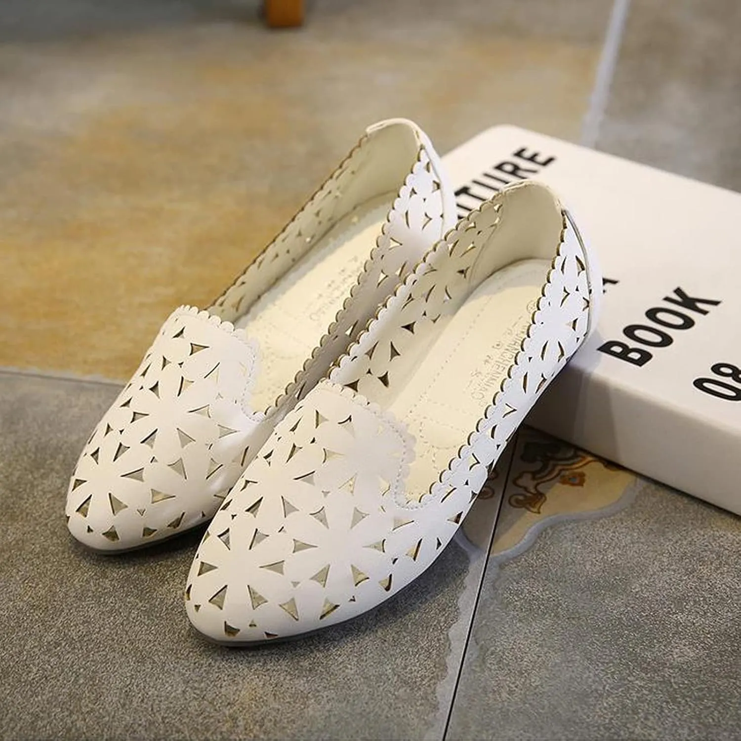 Women's Hollow Leather Ballet Flats,Slip on Pointed Dress Shoes with Floral Eyelets Shallow Mouth Breathable Loafers Mary Janes Walking Shoes